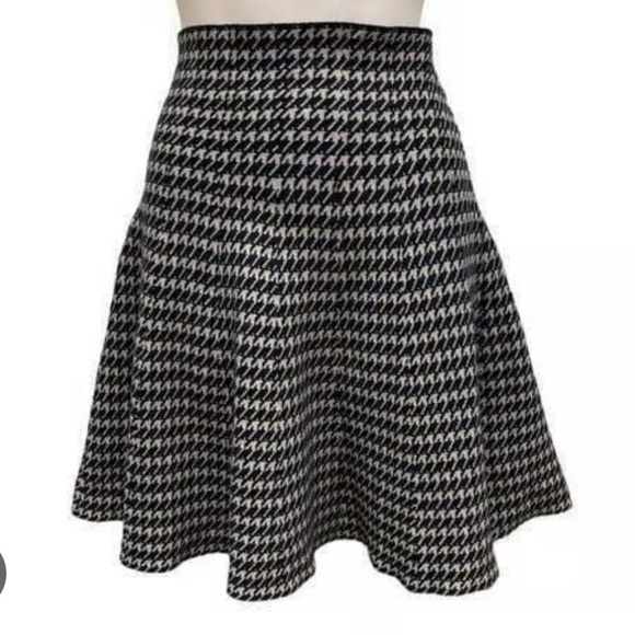 Max studio a-line fit and flare black and white grid skirt - Picture 3 of 3